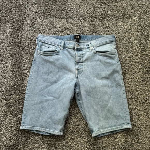H&M Denim Shorts - Picture 1 of 5